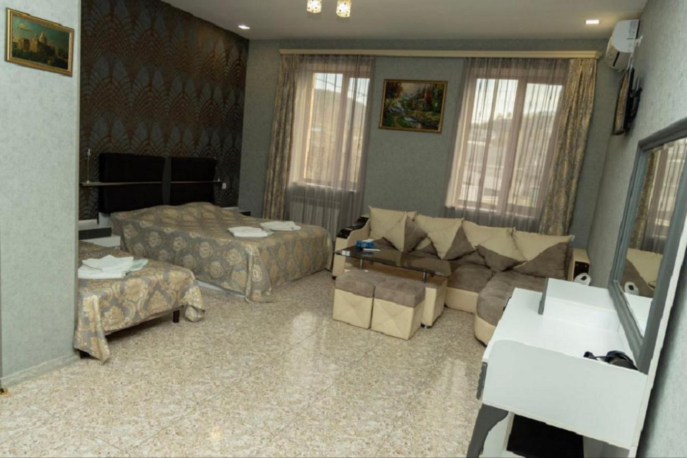 Noyemburg Hotel Noyemberyan Екстериор снимка