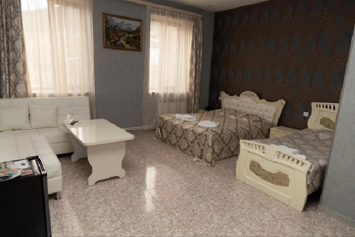Noyemburg Hotel Noyemberyan Екстериор снимка